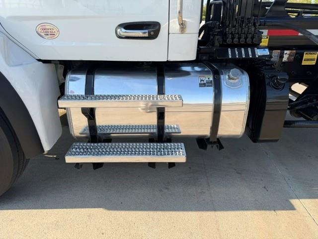 2024 Peterbilt 548-28
