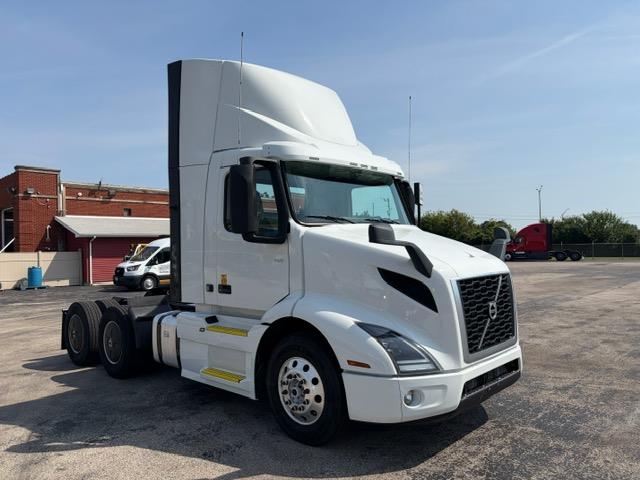 2023 Volvo VNR64T300-9