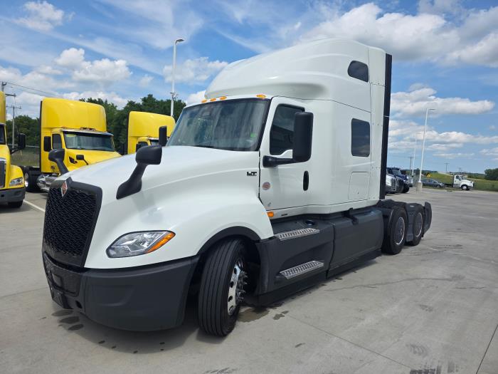 2027 International LT625-1