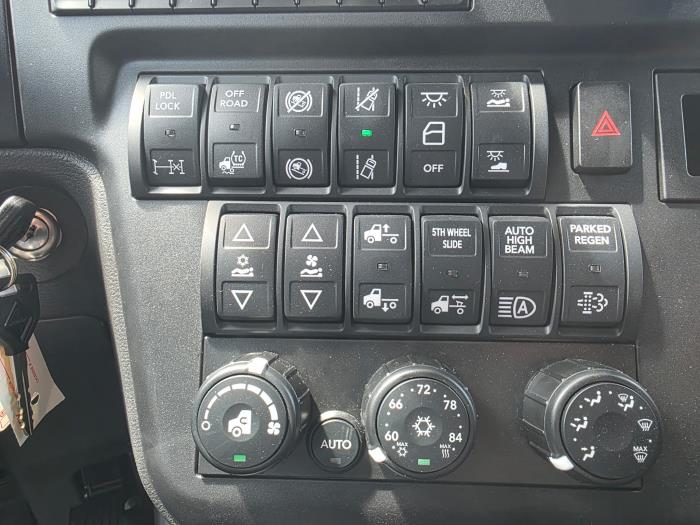 2027 International LT625-5