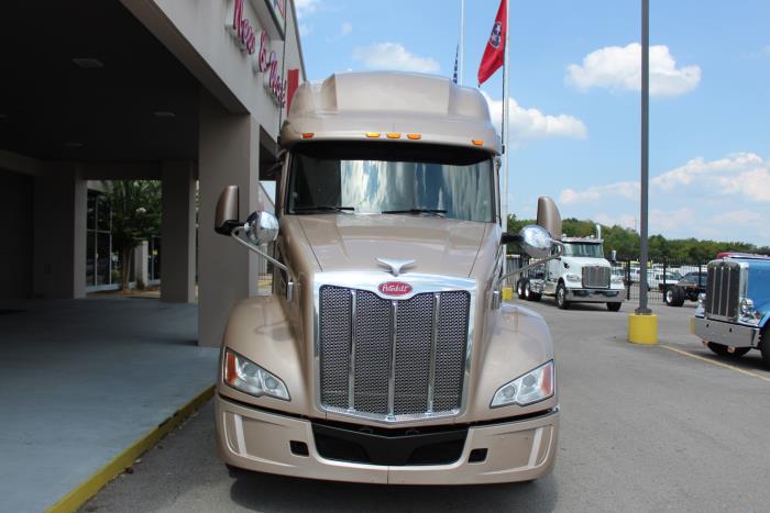 2023 Peterbilt 579-1