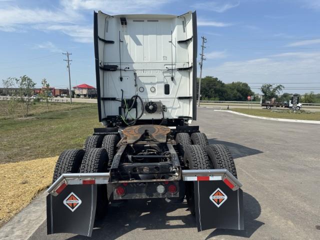 2022 International LT625-4