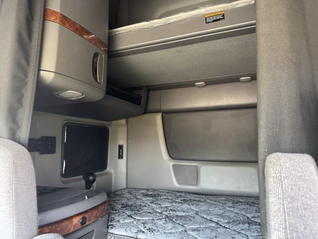 2022 International LT625-10