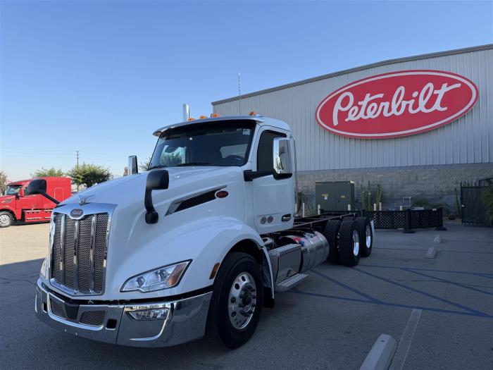 2027 Peterbilt 579-1
