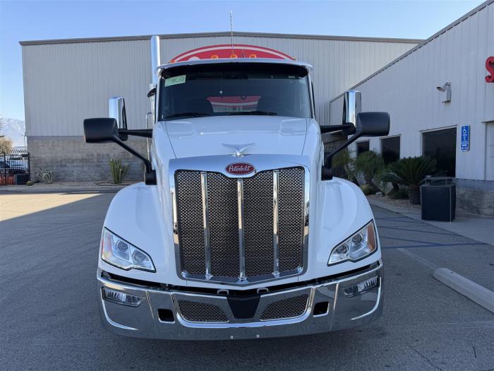 2027 Peterbilt 579-2