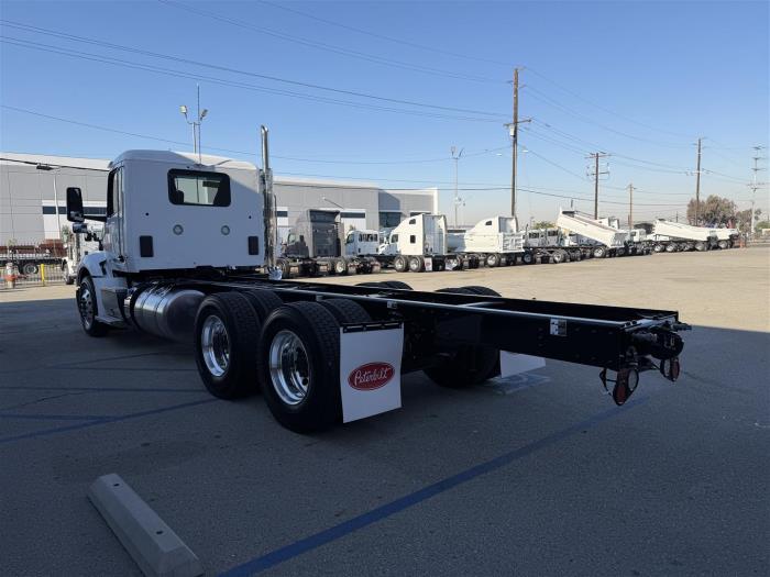 2027 Peterbilt 579-8