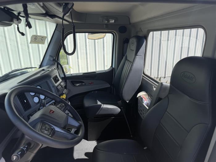 2027 Peterbilt 579-19