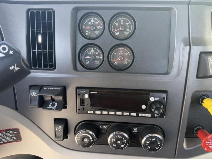 2027 Peterbilt 579-22