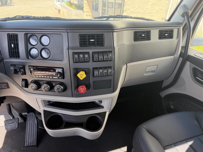 2027 Peterbilt 579-23
