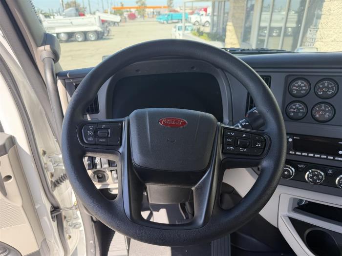 2027 Peterbilt 579-25