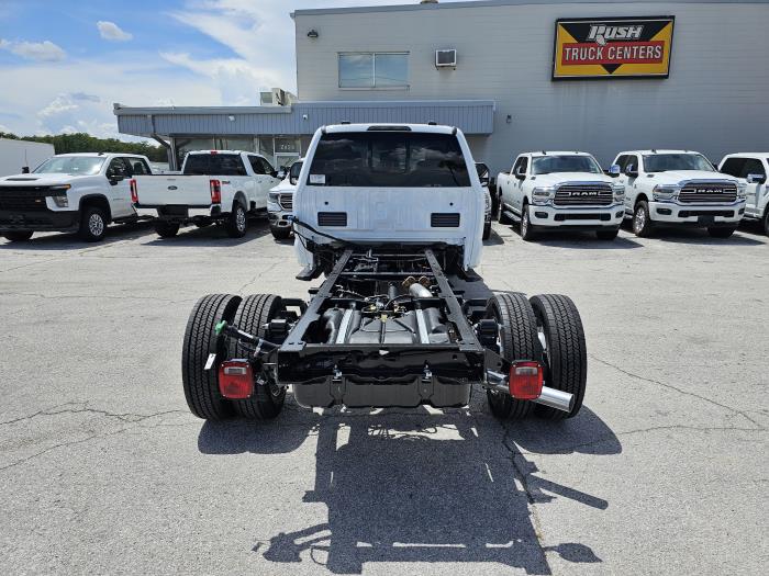 2027 Ford F-550 — photo 7