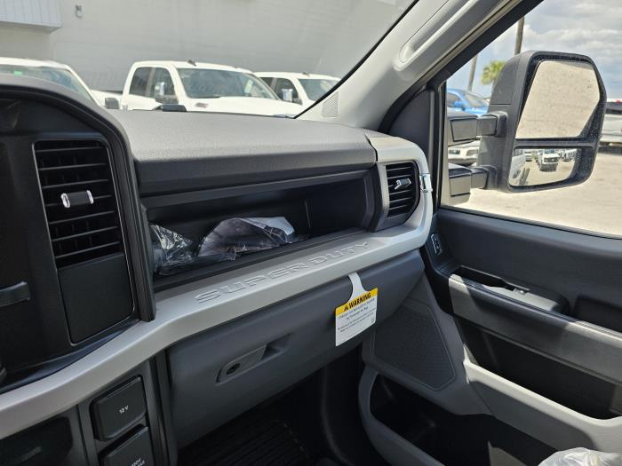 2027 Ford F-550-17