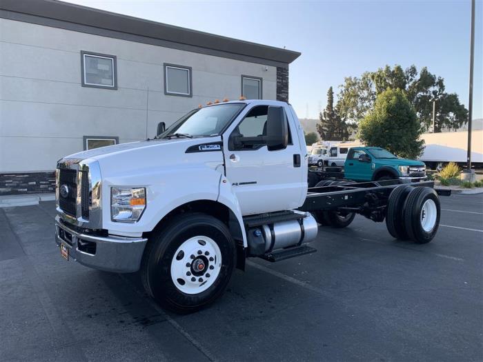2027 Ford F-750-0