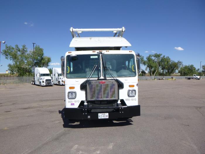 2025 Peterbilt 520-2