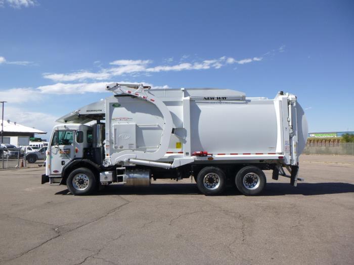 2025 Peterbilt 520-3