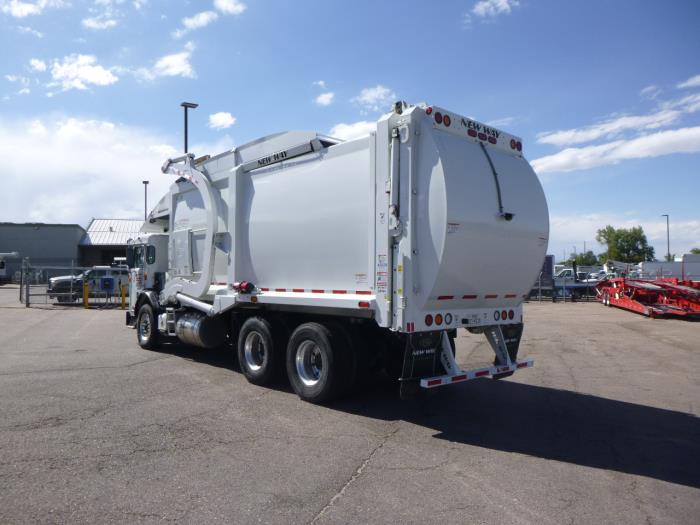 2025 Peterbilt 520-4