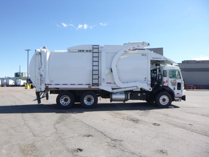 2025 Peterbilt 520-7