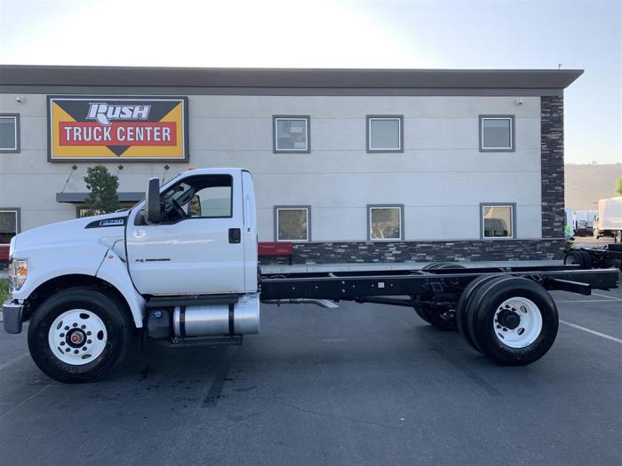 2027 Ford F-750-1
