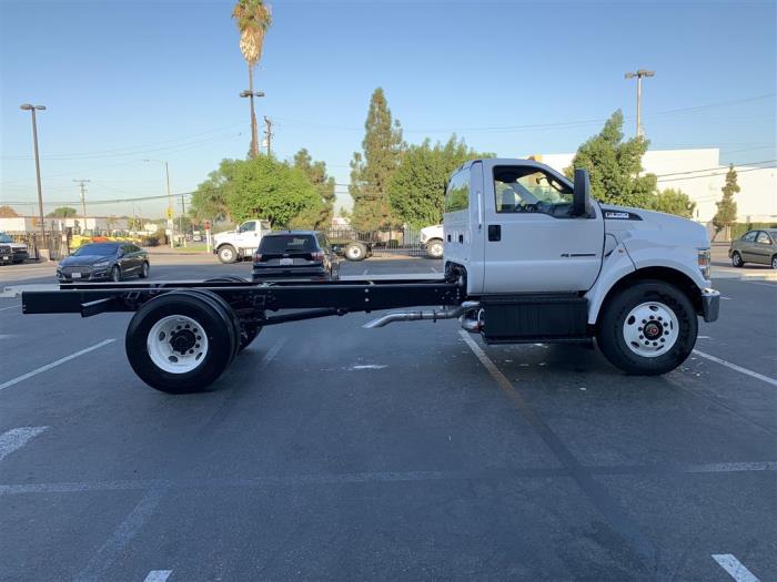 2027 Ford F-750-5