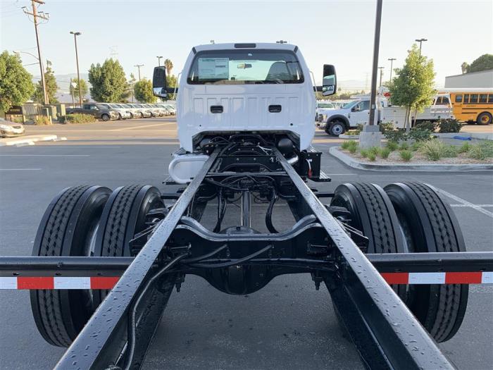 2027 Ford F-750-8