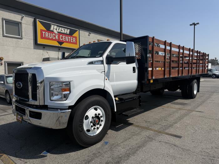 2027 Ford F-750 — photo 2