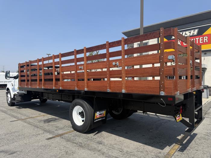 2027 Ford F-750 — photo 3