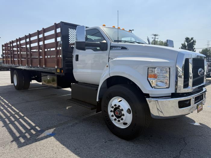 2027 Ford F-750 — photo 8