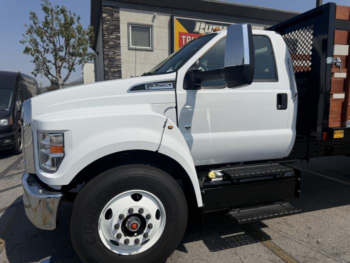 2027 Ford F-750-9