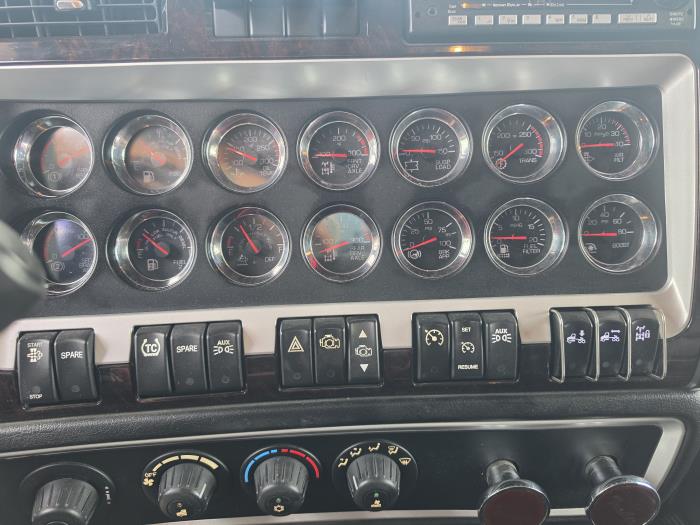 2024 Kenworth W900-15