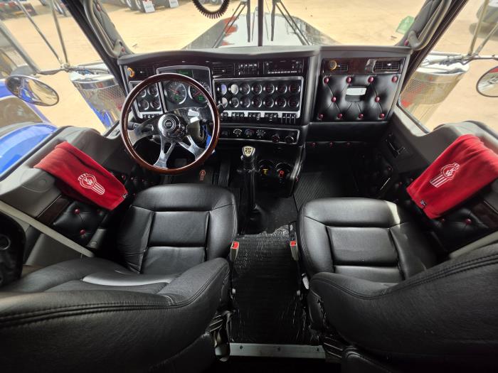 2024 Kenworth W900-22