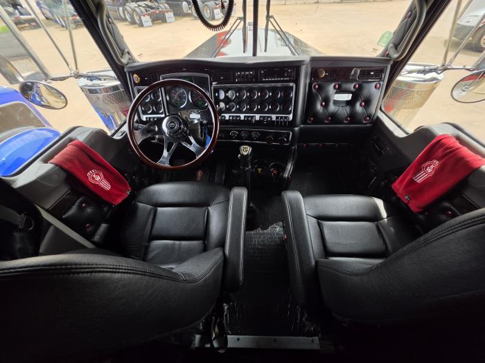 2024 Kenworth W900-23