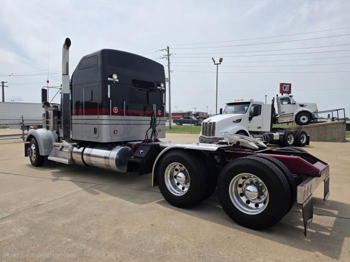 2024 Kenworth W900-2