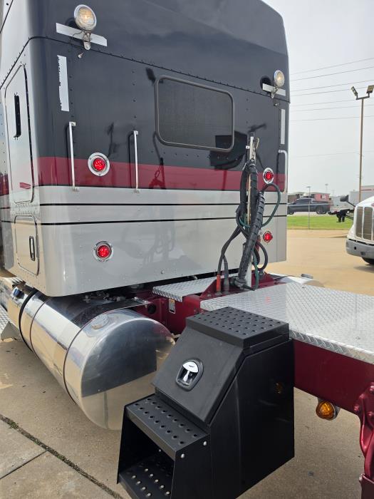 2024 Kenworth W900-10