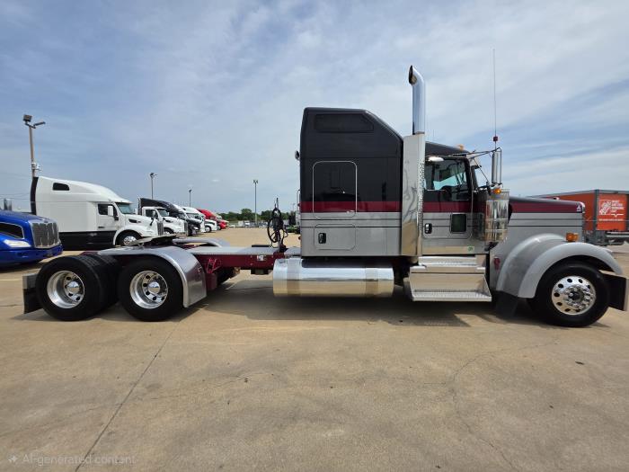 2024 Kenworth W900-5