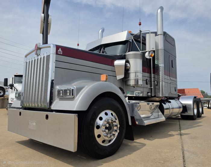 2024 Kenworth W900-8