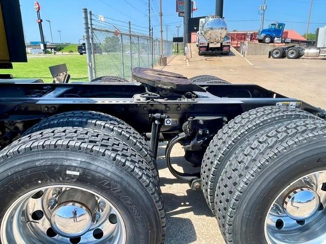 2021 Peterbilt 579-9