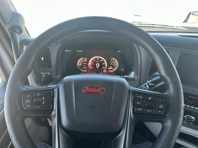 2022 Peterbilt 579-4