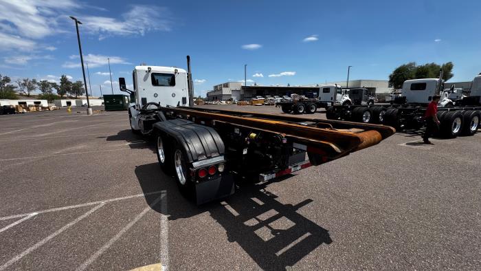 2020 Peterbilt 567-4
