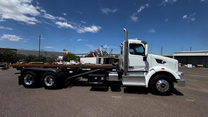 2020 Peterbilt 567-8