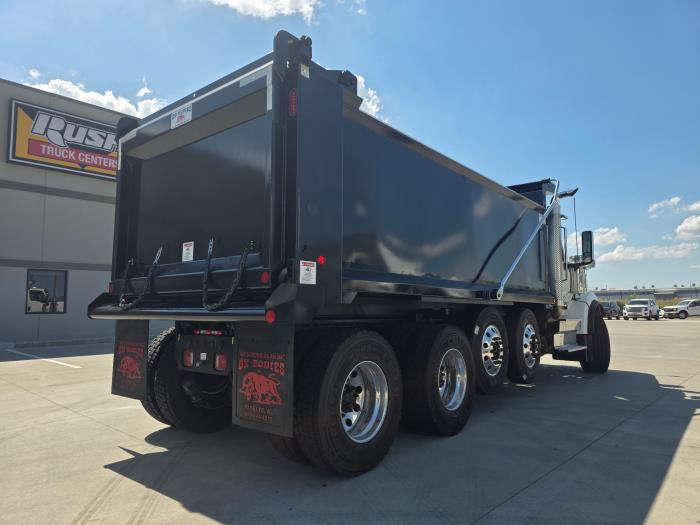 2027 International HX520-16