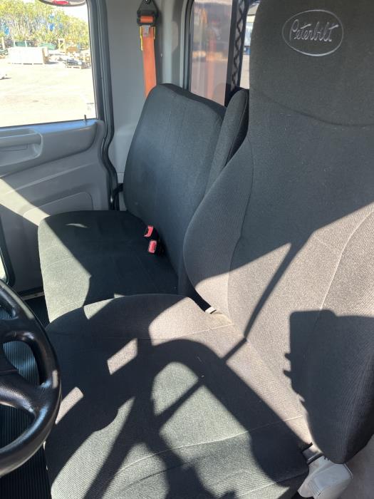 2020 Peterbilt 330-10