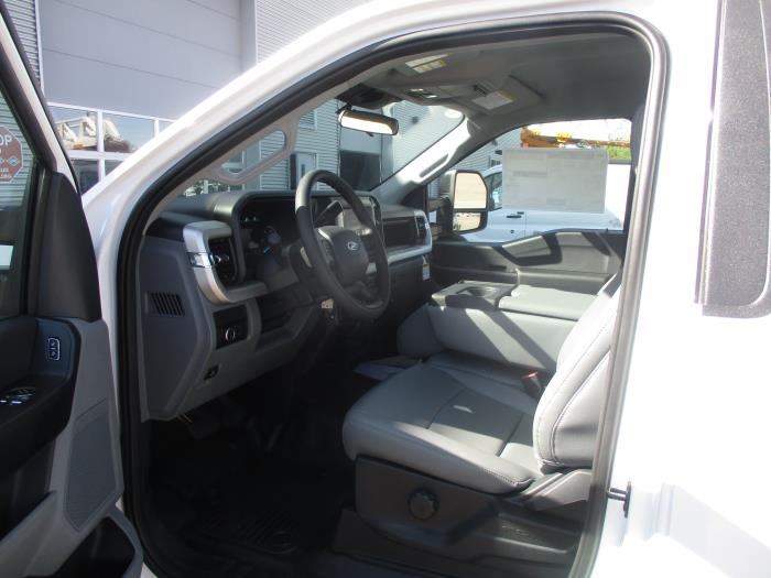2026 Ford F-600-9