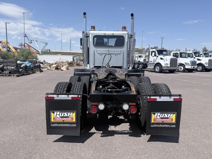 2020 Peterbilt 389-3