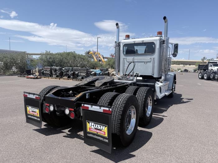 2020 Peterbilt 389-4