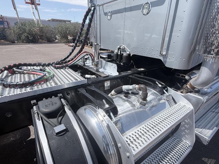 2020 Peterbilt 389-6