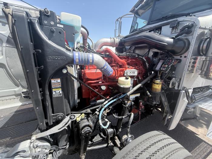 2020 Peterbilt 389-8