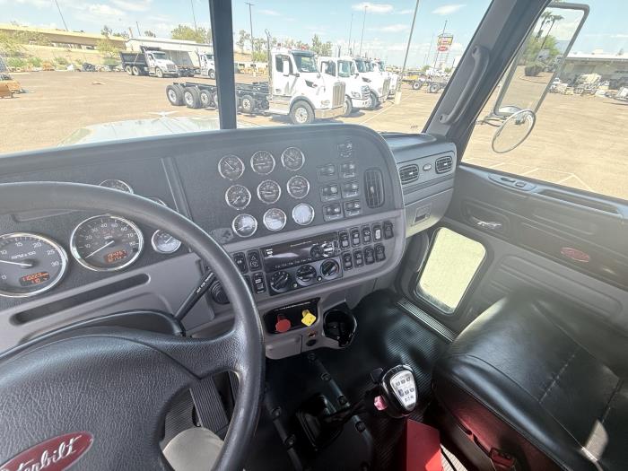 2020 Peterbilt 389-11
