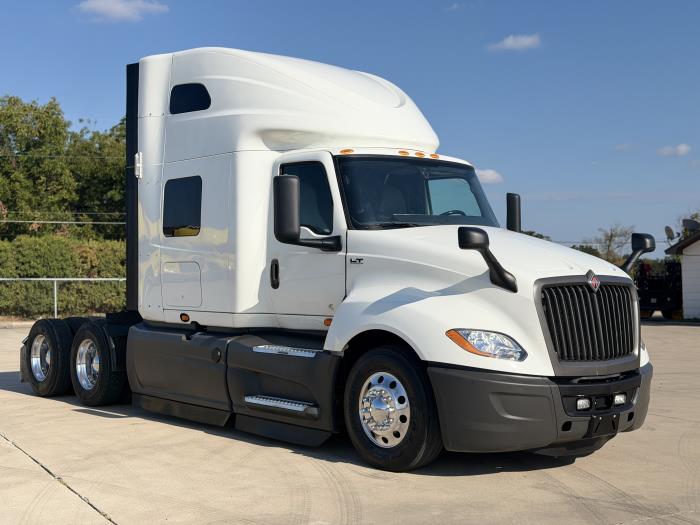 2022 International LT625-2