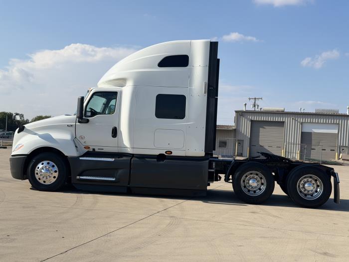 2022 International LT625-7