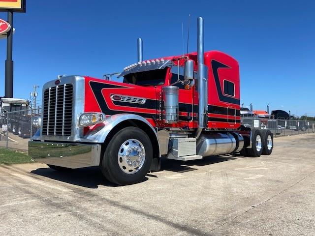 2022 Peterbilt 389-0